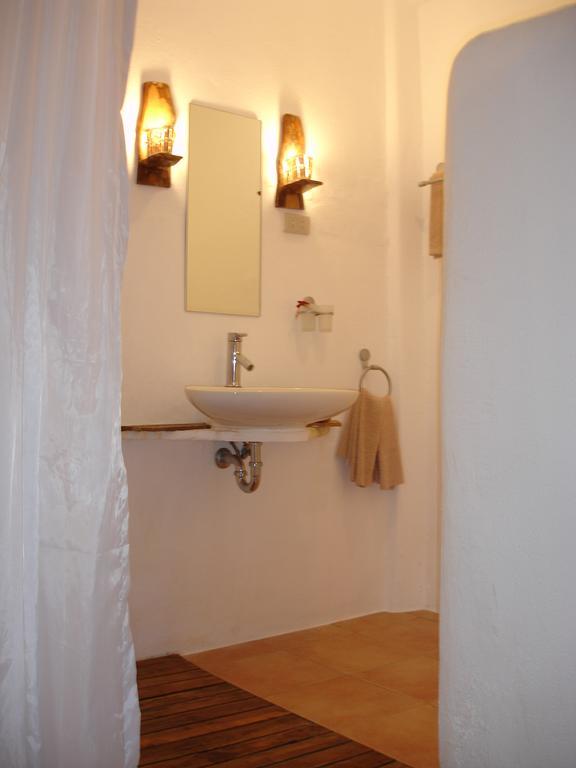 Artista Beach Villa Balabag  Oda fotoğraf