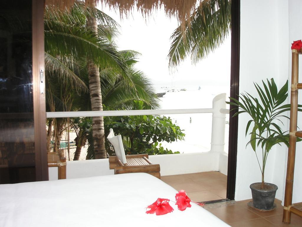 Artista Beach Villa Balabag  Oda fotoğraf